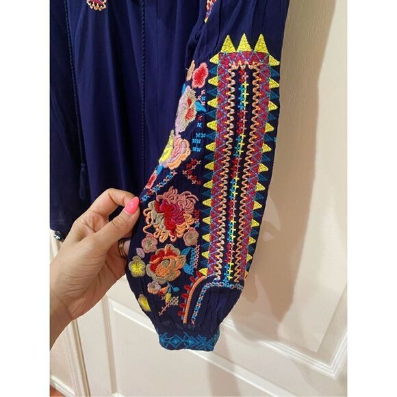 NWT Solitaire Embroidered Sleeve Pullover Blouse - Picture 2 of 6